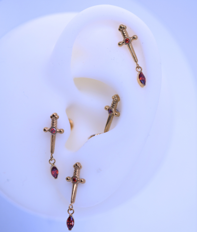 Labret Knife cu piatră roșie