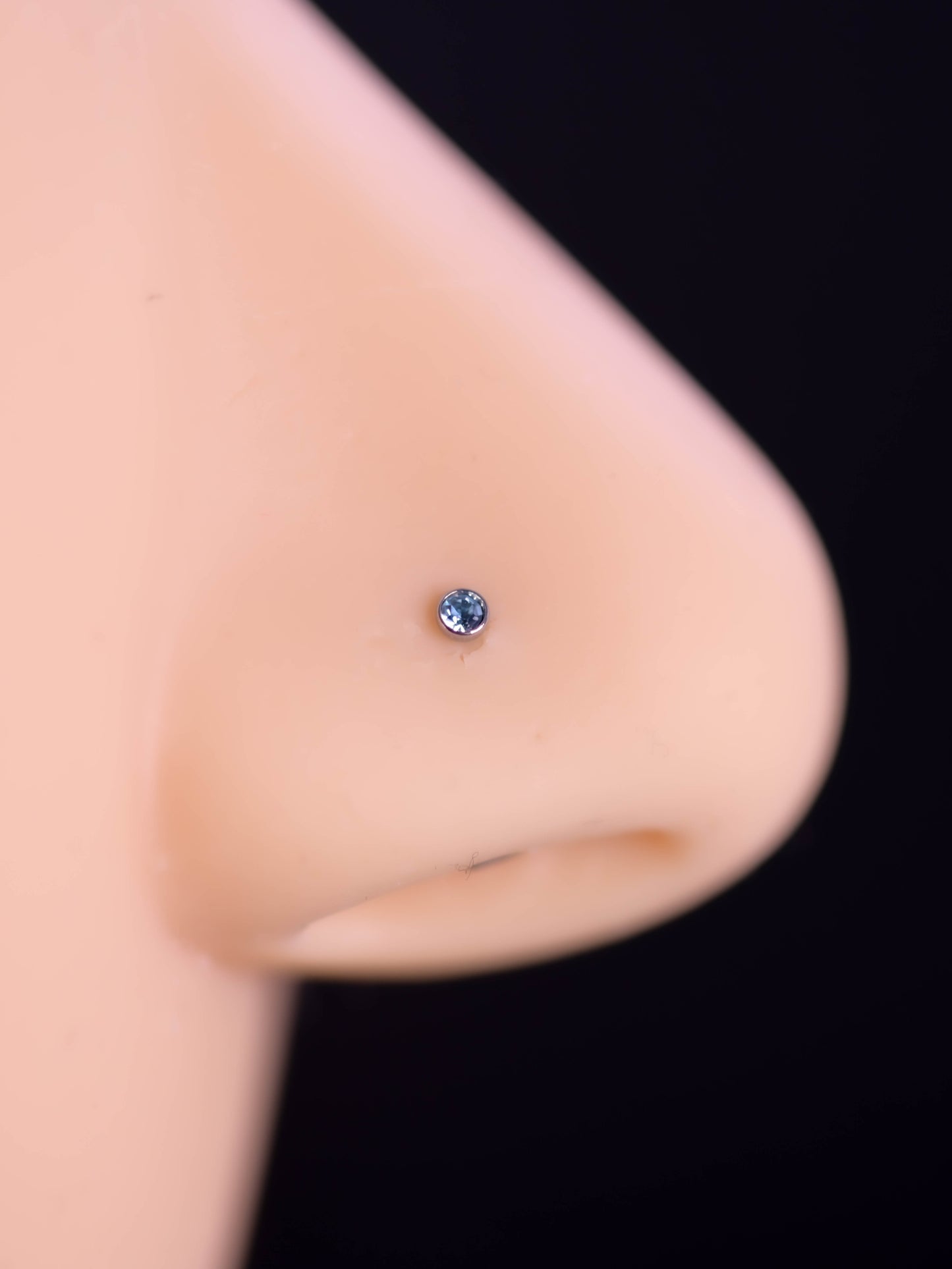 Şurub de nas cu piatră de diverse culori