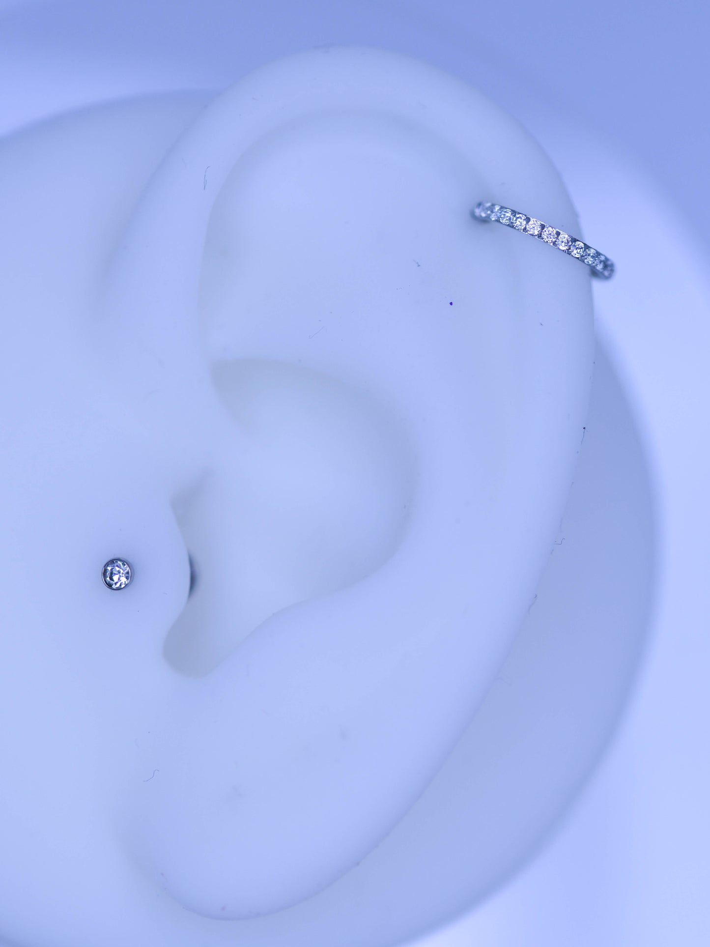 Clicker auriu cu pietre albe