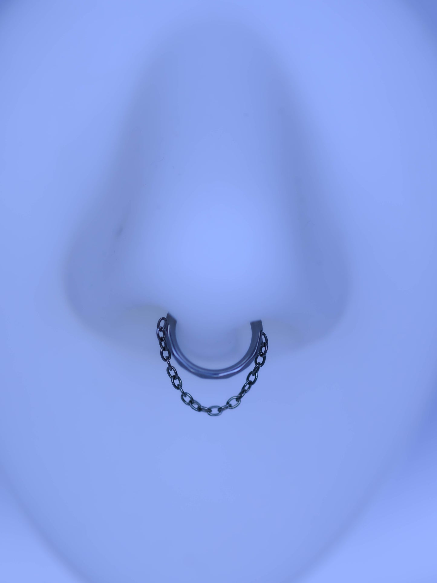 Clicker auriu cu lănțișor