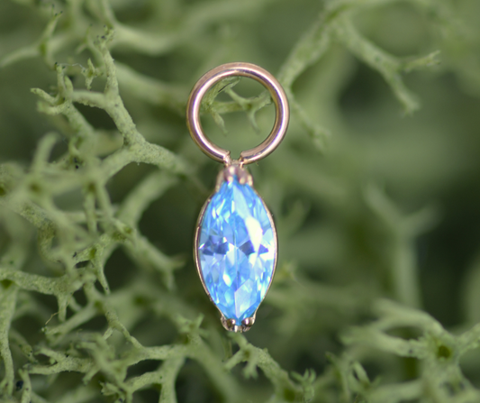 Charm Oval Albastru auriu