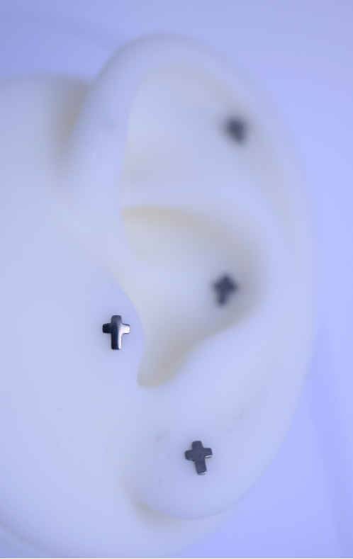 Labret Cruce (mic)
