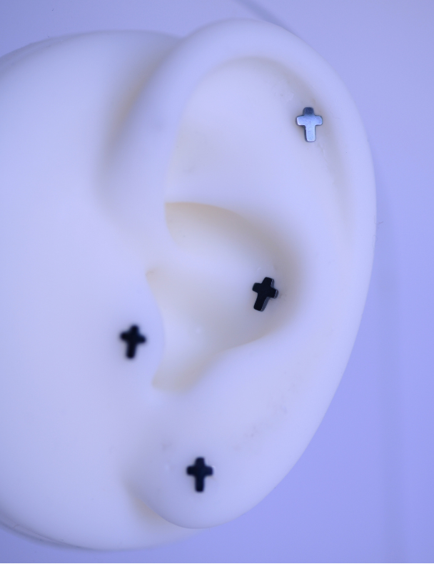 Labret Cruce (mic)